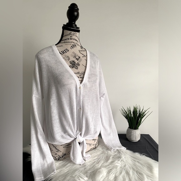 Aritzia The Group Babaton LS Light Knit top
SZ:S/M fits oversized - Picture 1 of 6